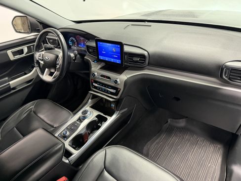 Used 2023 Ford Explorer XLT w/ Equipment Group 202A image 23