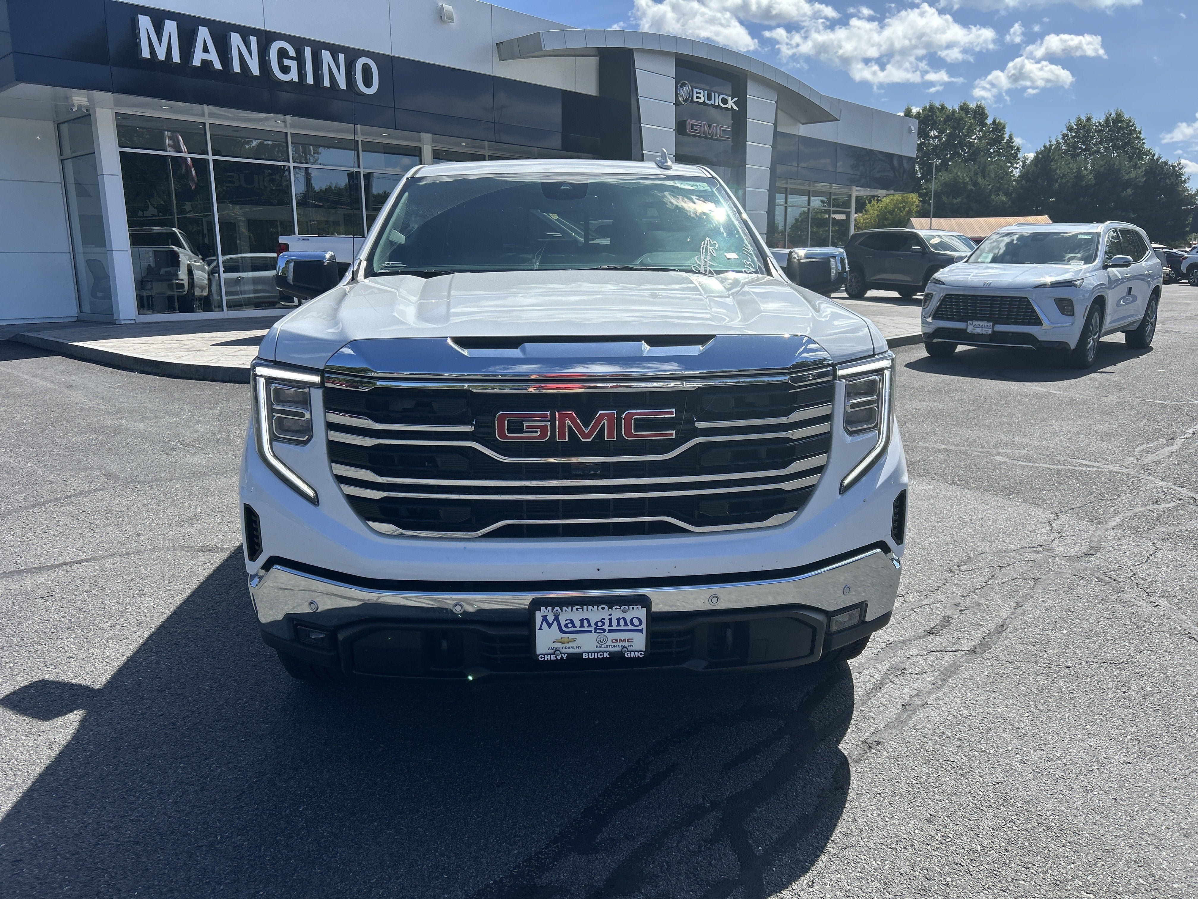 New 2026 GMC Sierra 1500 SLT w/ SLT Premium Plus Package AWD/4WD image 18