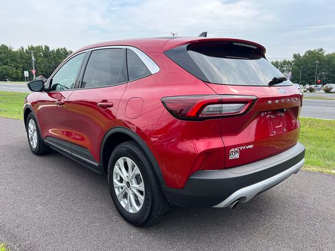 Used 2023 Ford Escape Active FWD image 3
