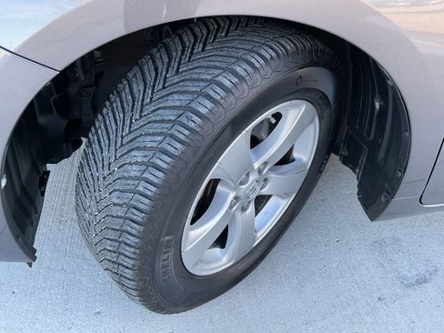 Used 2015 Toyota Sienna LE image 44