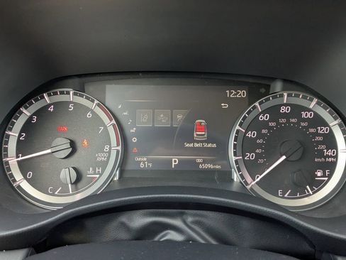 Used 2023 Toyota Highlander LE image 29