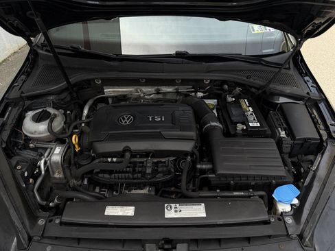 Used 2016 Volkswagen GTI SE FWD image 30