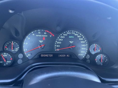 Used 2002 Chevrolet Corvette Convertible w/ Preferred Equipment Group2 image 12