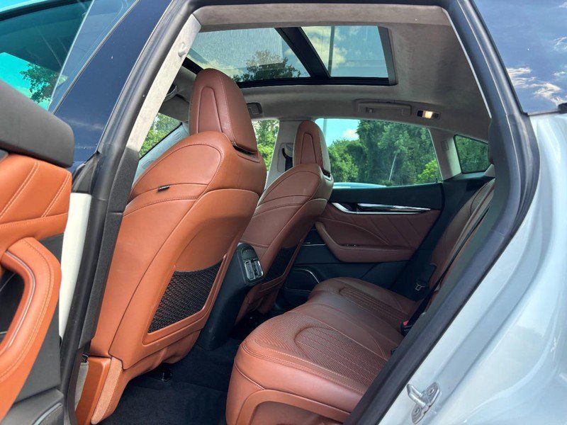 Used 2022 Maserati Levante Modena AWD/4WD image 11