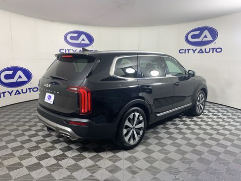 Used 2022 Kia Telluride EX w/ EX Premium Package FWD image 3