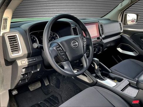 Used 2024 Nissan Frontier SV w/ Technology Package AWD/4WD image 17