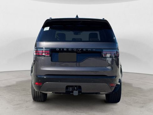 Used 2025 Land Rover Discovery Dynamic SE image 5