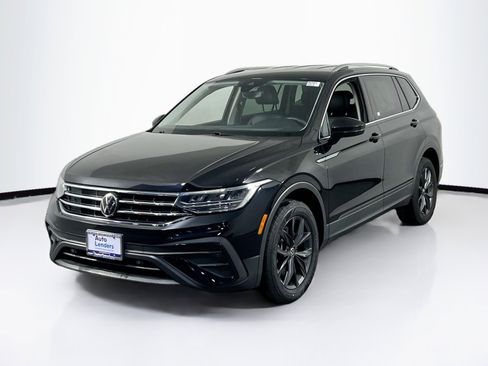 Used 2022 Volkswagen Tiguan SE image 1