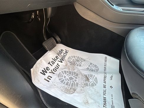 Used 2021 Tesla Model Y Long Range image 30