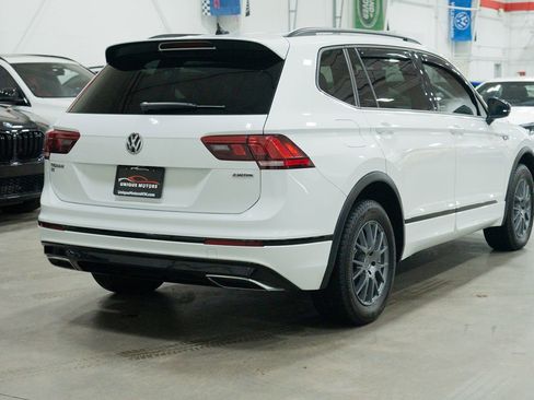 Used 2020 Volkswagen Tiguan SE R-Line w/ 3rd Row Seat Package image 8