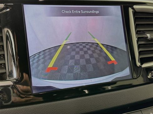 Used 2020 Chrysler Pacifica Touring-L w/ S Appearance Package image 15