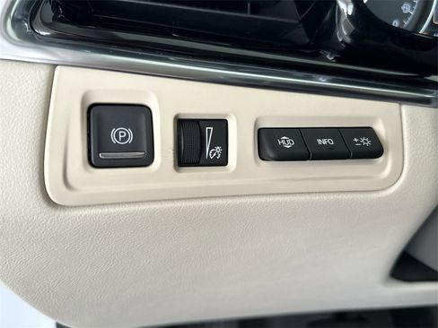 New 2025 Cadillac XT6 Premium Luxury image 19