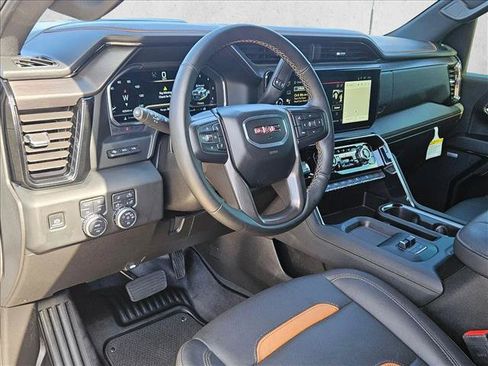 Used 2024 GMC Sierra 2500 AT4 w/ AT4 Premium Plus Package AWD/4WD image 10