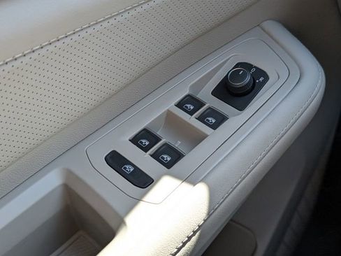 New 2026 Volkswagen Atlas SE image 25