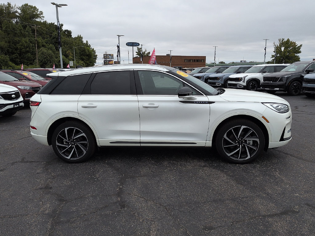 Used 2024 Lincoln Corsair Grand Touring w/ Equipment Group 301A AWD/4WD image 2