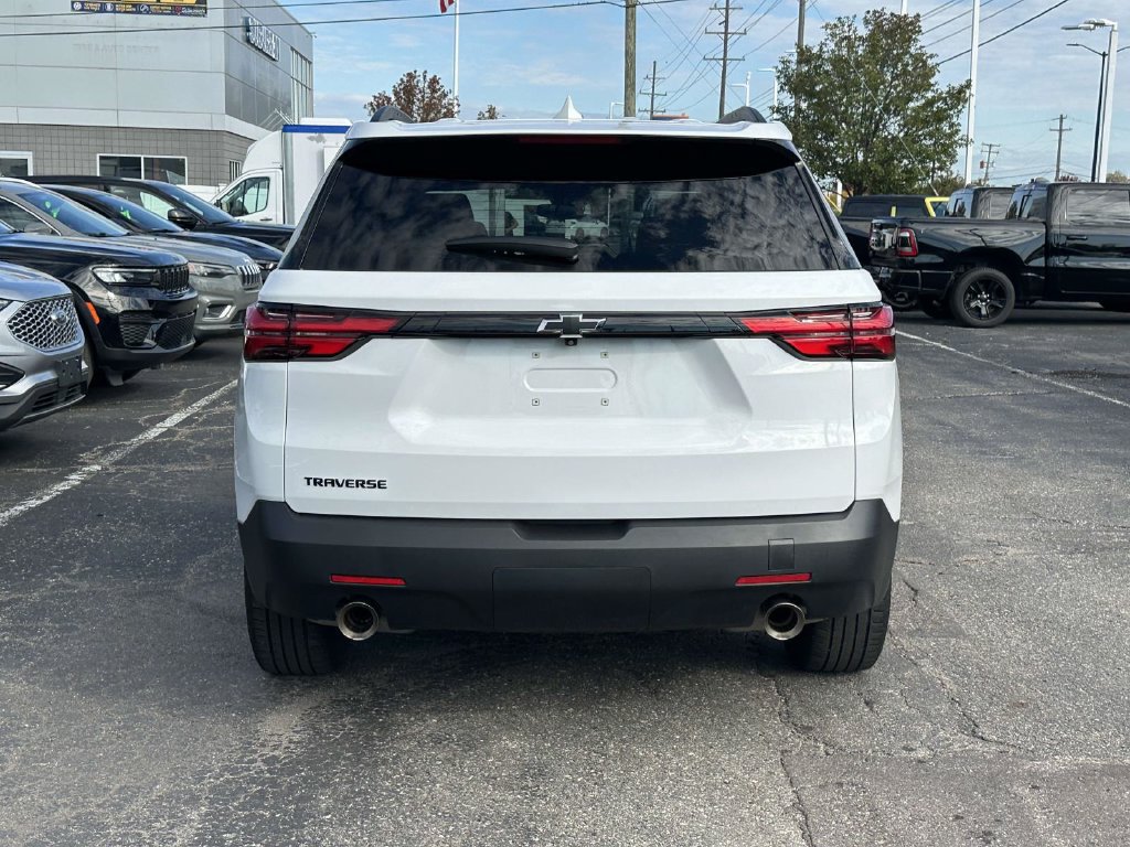 Used 2023 Chevrolet Traverse LS w/ Midnight/Sport Edition FWD image 5