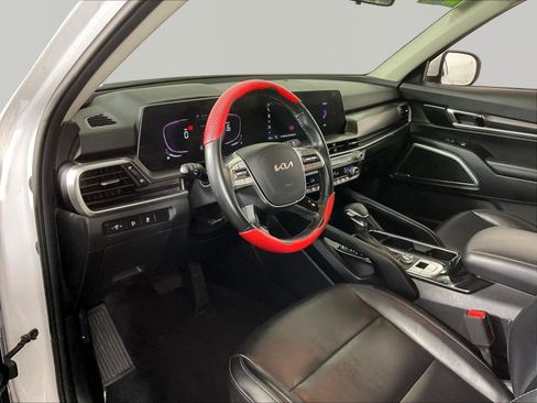 Used 2024 Kia Telluride LX FWD image 17