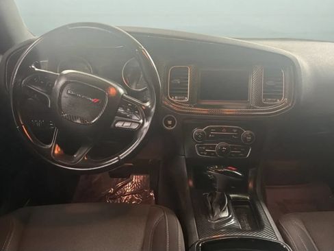 Used 2019 Dodge Charger SXT RWD image 10