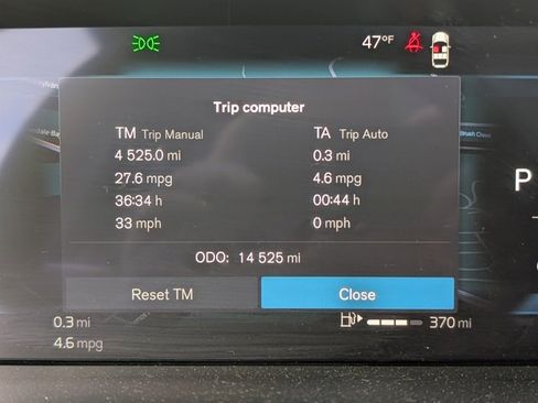 Used 2025 Volvo XC40 B5 Core image 19