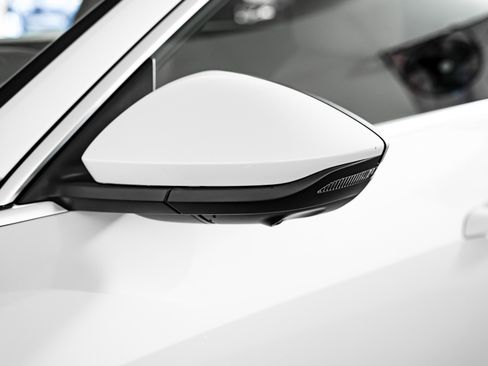 Used 2024 Audi Q8 e-tron Premium Plus image 25