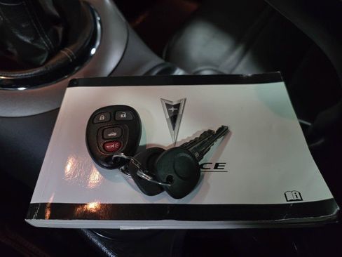 Used 2007 Pontiac Solstice GXP w/ Premium Package RWD image 32