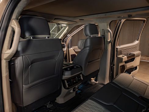 Used 2026 Ford F450 Platinum w/ Platinum Plus Package image 25