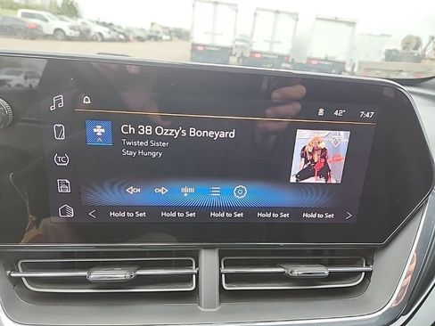 Certified 2024 Chevrolet Trax RS FWD image 19