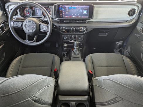 Used 2025 Jeep Gladiator Sport AWD/4WD image 15