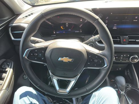 Used 2024 Chevrolet TrailBlazer LT w/ Convenience Package FWD image 30