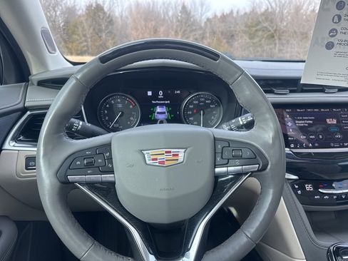 Used 2024 Cadillac XT6 Premium Luxury w/ Technology Package image 19