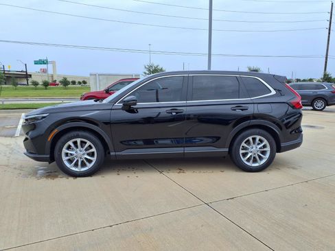 Used 2025 Honda CR-V EX image 3