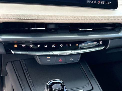 Used 2024 Cadillac XT4 Premium Luxury w/ Active Safety Package image 27