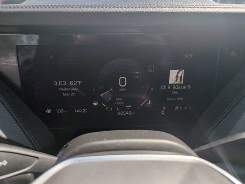 Used 2025 GMC Yukon Denali AWD/4WD image 14