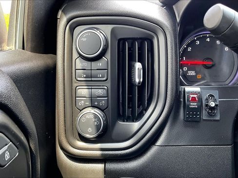 Used 2019 Chevrolet Silverado 1500 Custom Trail Boss w/ Custom Convenience Package AWD/4WD image 35