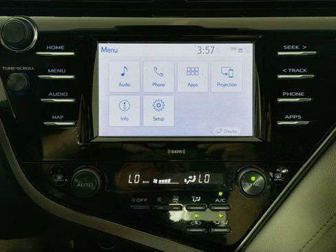 Used 2020 Toyota Camry LE FWD image 15