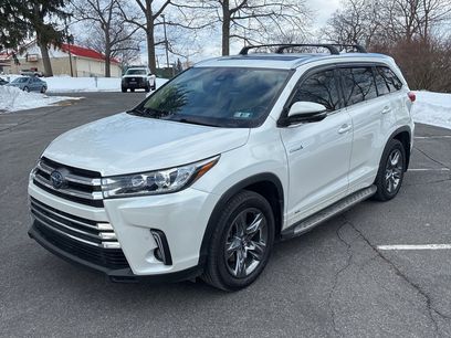Used 2017 Toyota Highlander Limited Platinum
