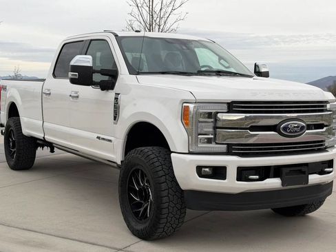 Used 2017 Ford F350 Platinum w/ Platinum Ultimate Package image 3