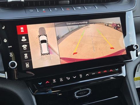New 2026 Jeep Grand Cherokee Limited w/ Luxury Tech Group II RWD image 13