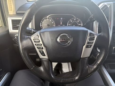 Used 2021 Nissan Titan SV w/ SV Convenience Package image 16