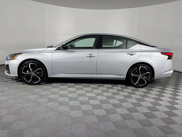 Used 2025 Nissan Altima 2.5 SR FWD image 7