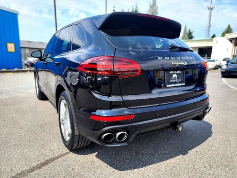 Used 2016 Porsche Cayenne S image 8