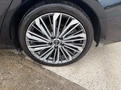 Used 2023 Nissan Altima 2.5 SL FWD image 9