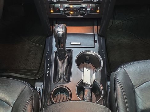 Used 2016 Ford Explorer XLT w/ Equipment Group 202A image 23