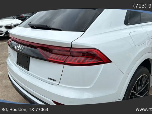 Used 2020 Audi Q8 Prestige w/ Prestige Package image 17