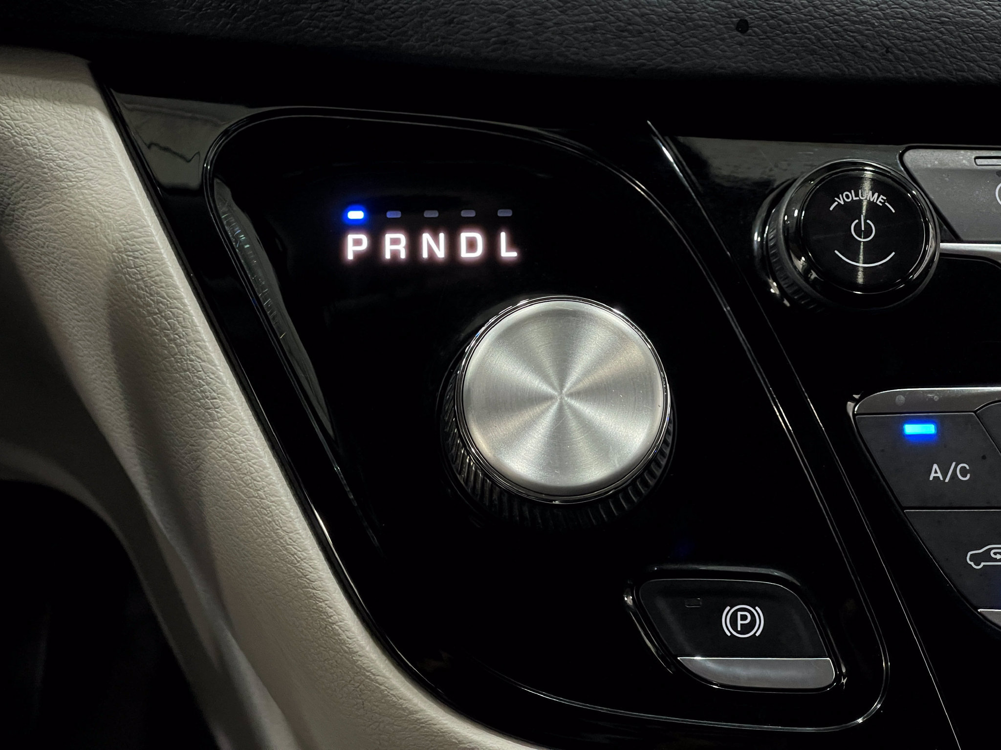Used 2019 Chrysler Pacifica Touring-L FWD image 27