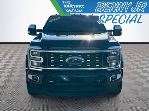 Used 2024 Ford F450 Platinum image 2