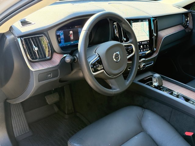 Used 2024 Volvo XC60 B5 Plus w/ Protection Package AWD/4WD image 10