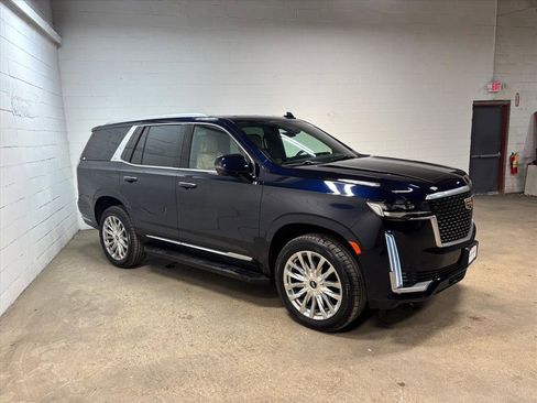 Used 2023 Cadillac Escalade Premium Luxury image 5