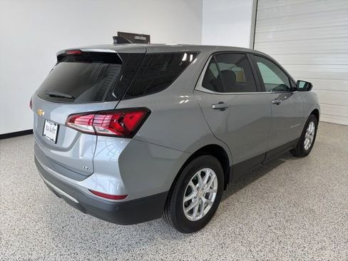 Used 2024 Chevrolet Equinox LT FWD image 3
