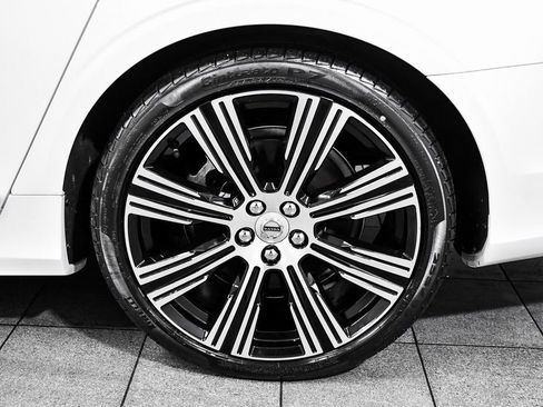 Used 2023 Volvo S90 B6 Ultimate w/ Protection Package image 8